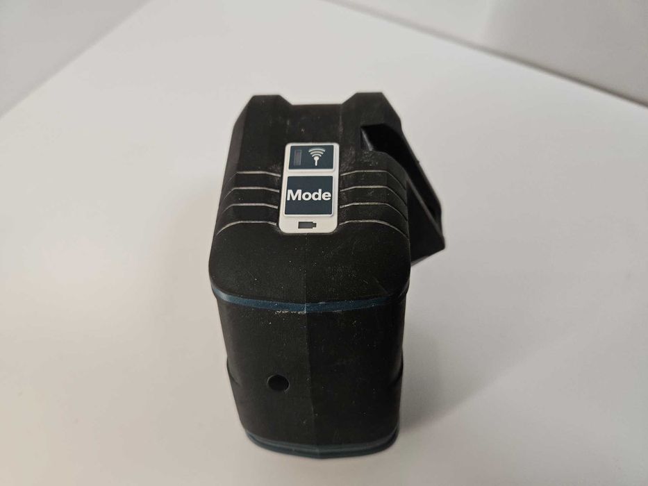 Laser Krzyżowy Bosch GLL 3-50 + Pokrowiec