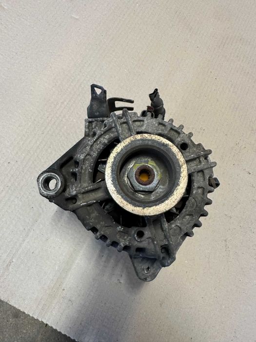 Toyota Avensis T25 2.0 VVTI Alternator