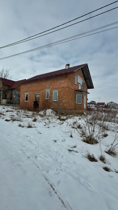 Новий Будинок, с. Смотрич (центральна дорога)