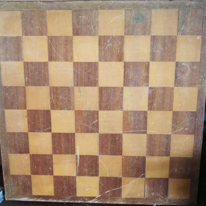 Prancha de skim board, jogo de tabuleiro etc