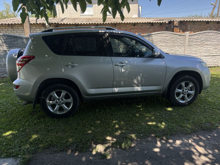 Toyota RAV 4 2011р