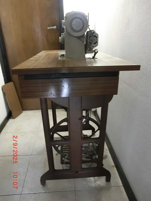 Máquina de Costura, OLIVA.