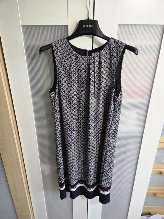 Sukienka luźna prosty fason H&M geometryczny wzór