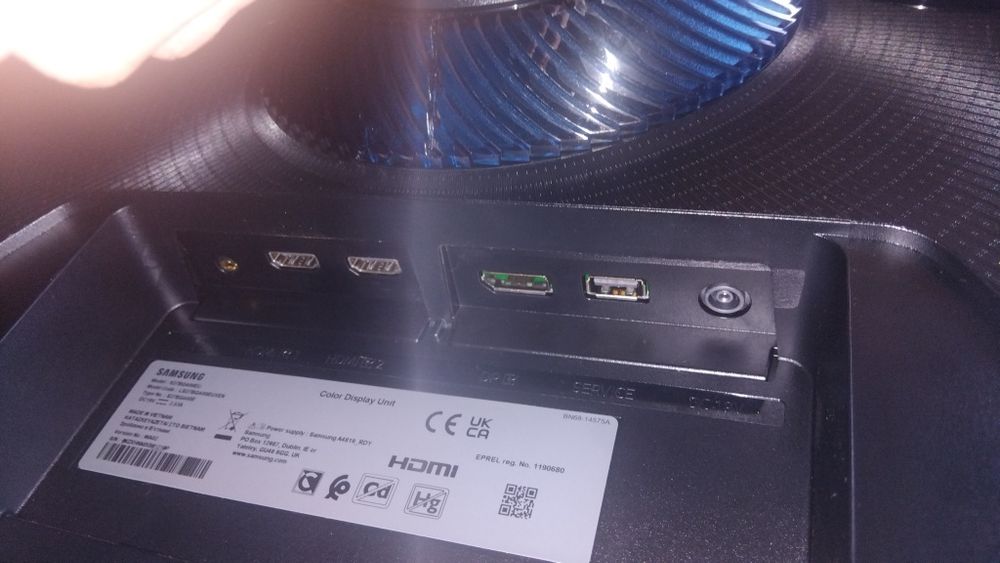 Monitor Samsung Odissey G4 27" 240Hz FHD