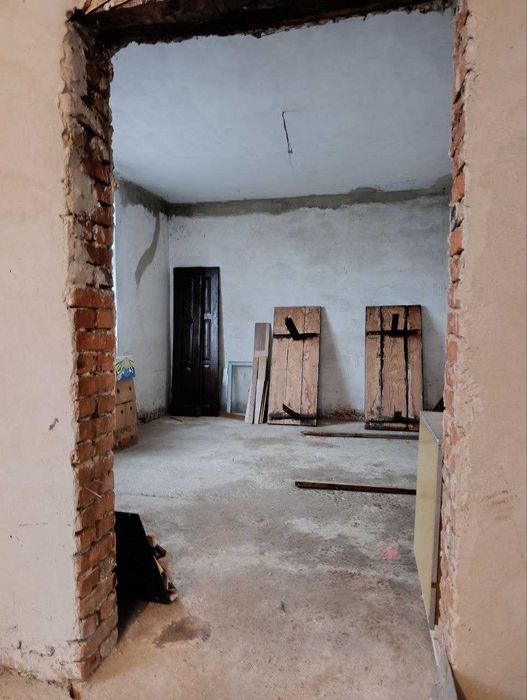 Продаж двох будинків в с. Залуква