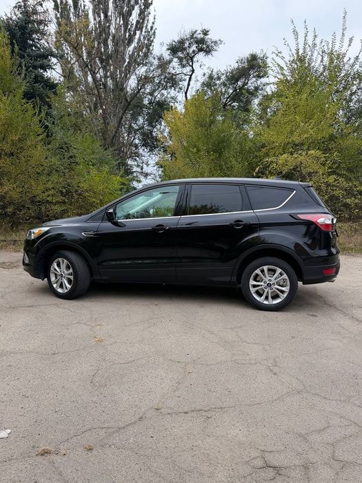 продам Ford Escape
