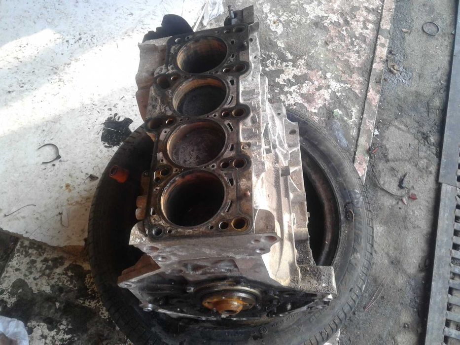 AUDI A4 B6 B7 2.0 ALT Dół Silnika VW Passat B5 FL Lift 130KM Blok Wał