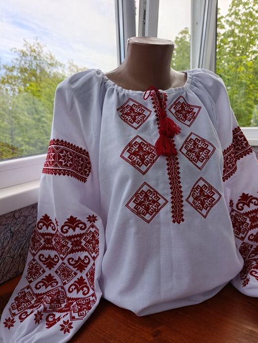 Вишиванки жіночі