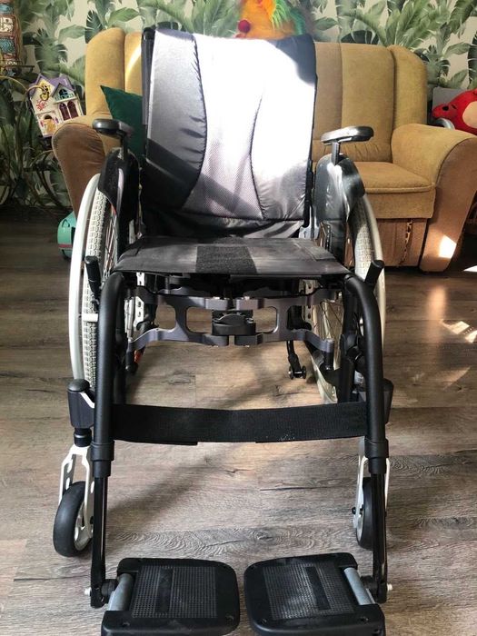 Активне базове крісло колісне Invacare Action 5