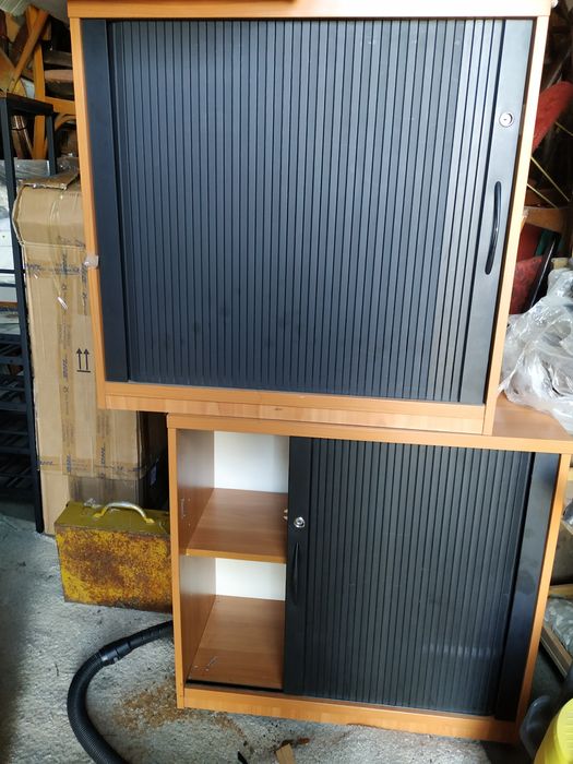 Szafki biurowe z roletą żaluzja i kontener podbiórkowy