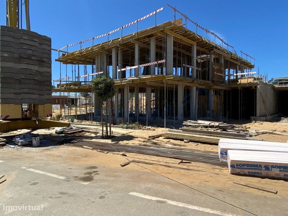 Moradia V3 com piscina e terraço a 5 minutos das praias