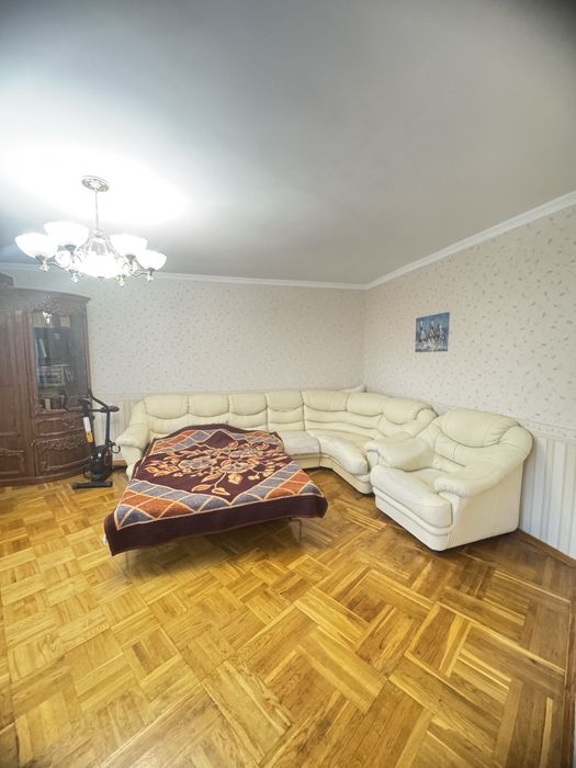 Продам 3-х кімнатну квартиру