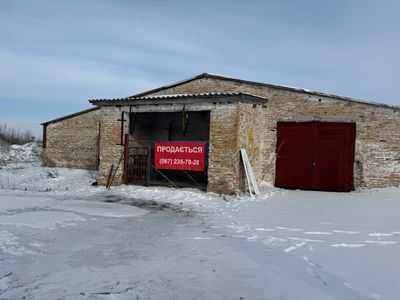 Будівля площею 1480 м² на вул. Паризької комуни 1-г, с. Фарбоване