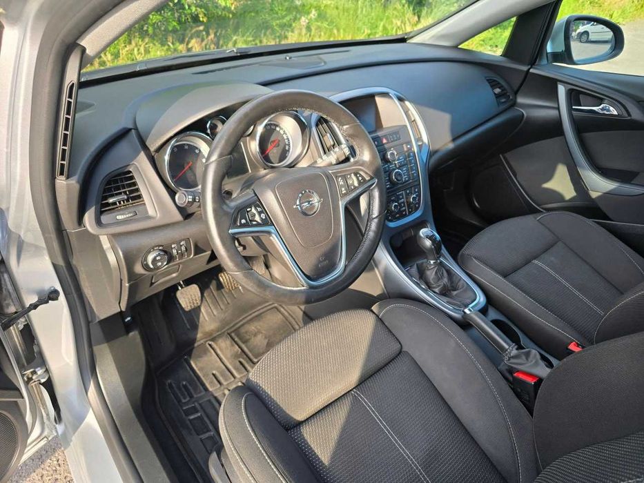 Продам  Opel Astra 2016. Можна в розстрочку, під викуп.