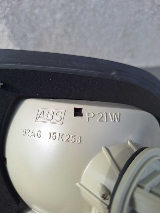 Lampa Tylna Ford Escort Prawa Ford OE 93AG15K258