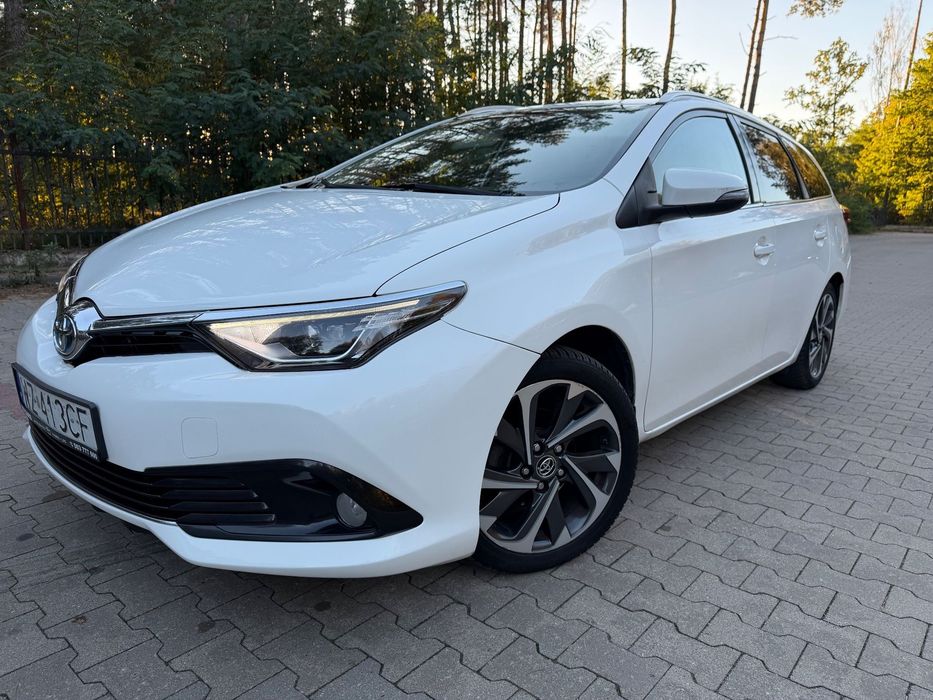 Toyota Auris 2016, Lift, Hybryda + Gaz, Full Led, Koła 17’, Okazja!