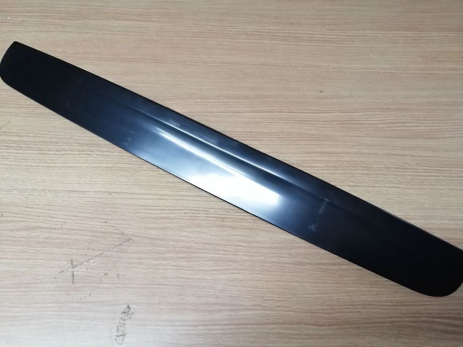 Pega /Friso da tampa da mala do Nissan Qashqai J10 NOVO