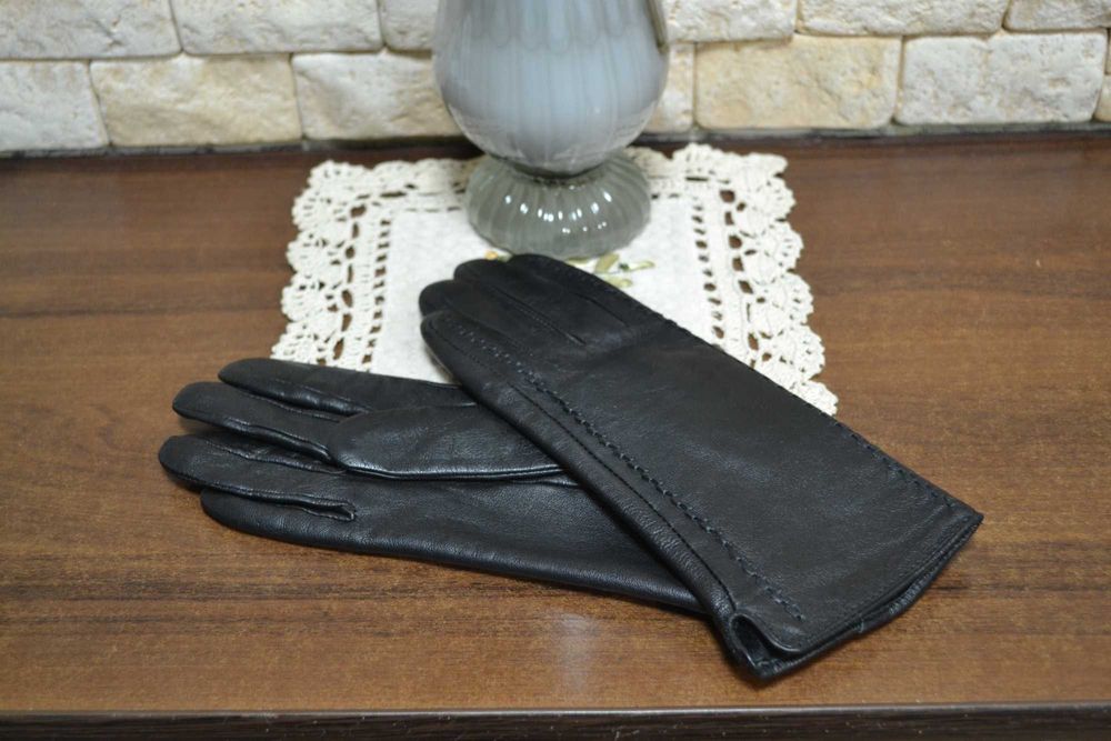 Перчатки женские кожаные