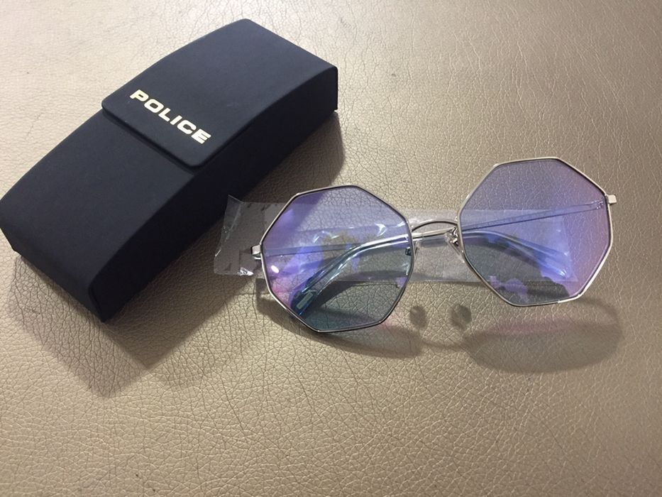 Vendo óculos de sol, completamente novos, nunca usados, originais