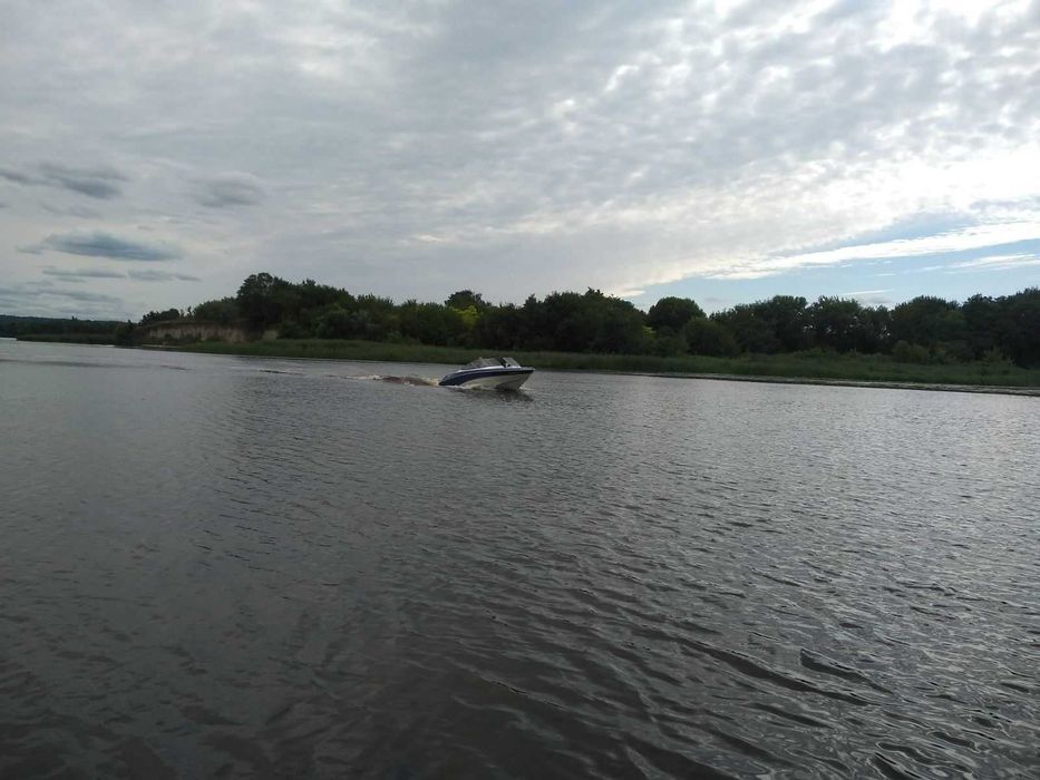 Катер Larson 18FT