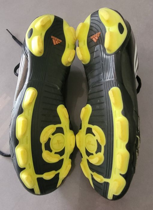 Buty piłkarskie, korki Adidas F10 Trx Fg rozmiar 38