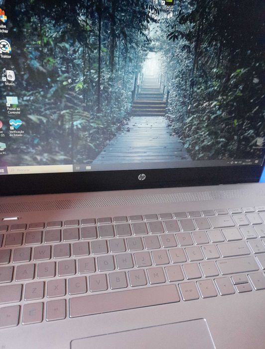 HP Pavilion 15-ck002np Intel® Core i7 i7-8550U + Nvidia 940MX