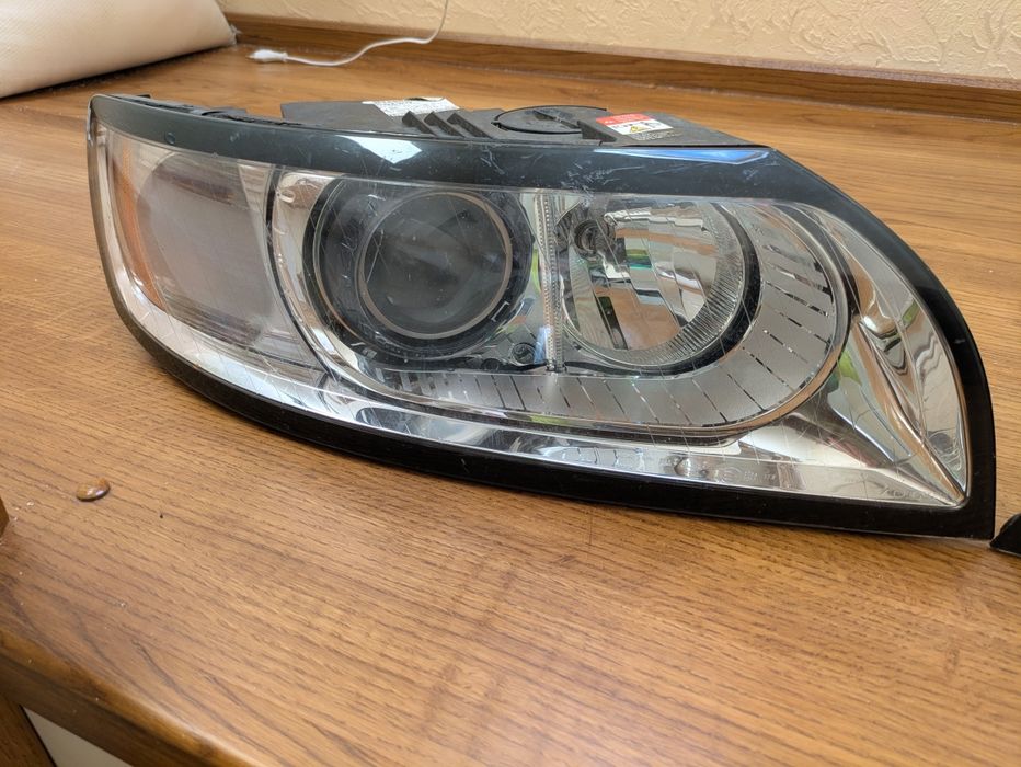 Фара ліва права 307022819 31265711 xenon Volvo C30 C30 r