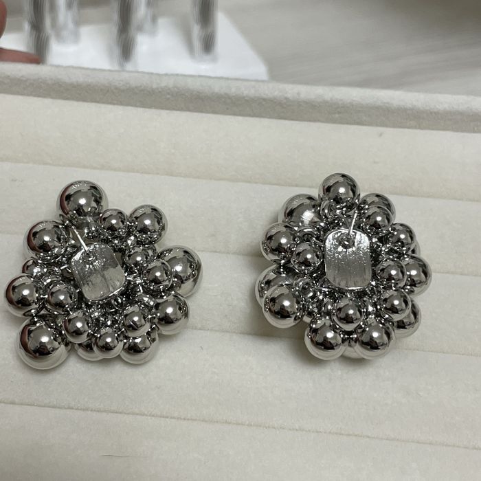 Стильні сережки COS