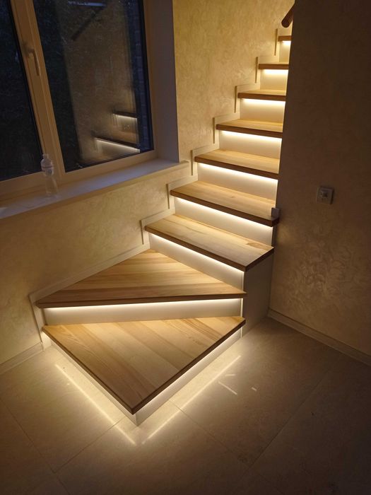 Ступени из массива ясеня