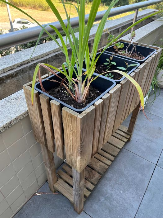 Caixa de plantio de jardim elevado em madeira - para ervas/flores