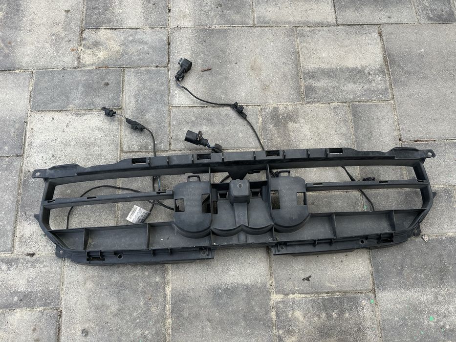 Захист решітки Audi A4 B8 S-line 8K0807233G