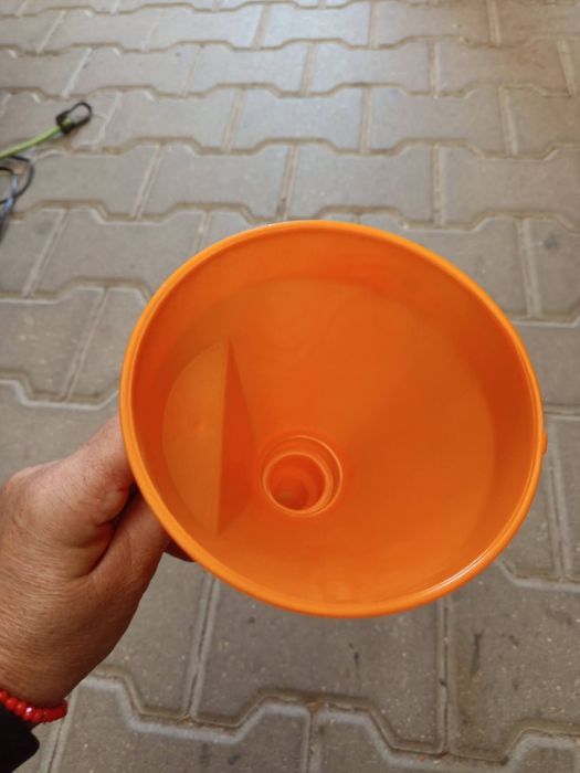 Lejek plastikowy
