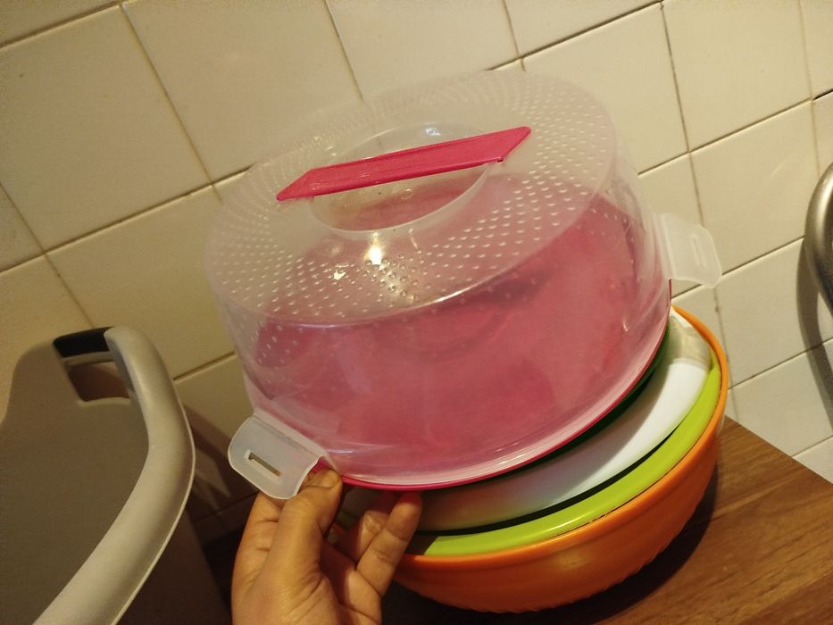 Vários em plásticos