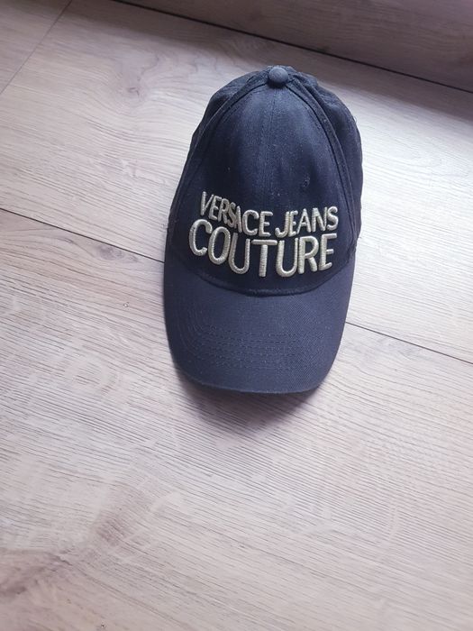 Czapka męska z daszkiem marki Versace Jeans Couture.