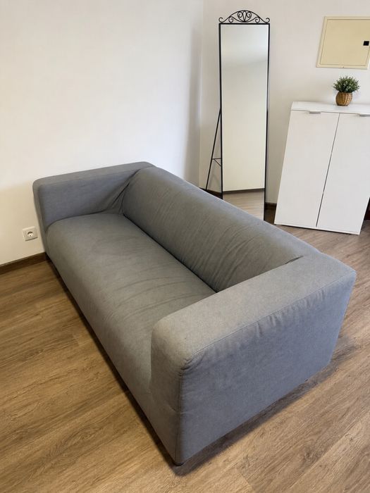 Vendo mesa com 2 cadeiras + sofá + cama
