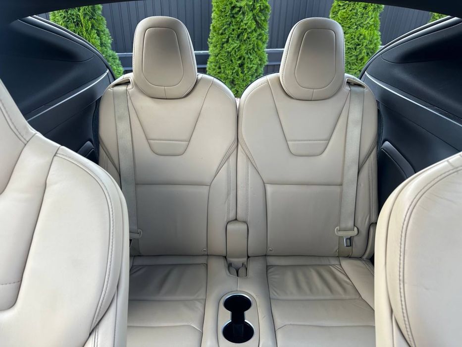 Tesla Model X 2016