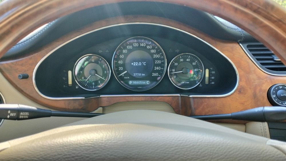Mercedes-Benz CLS 500, 5.0 m113