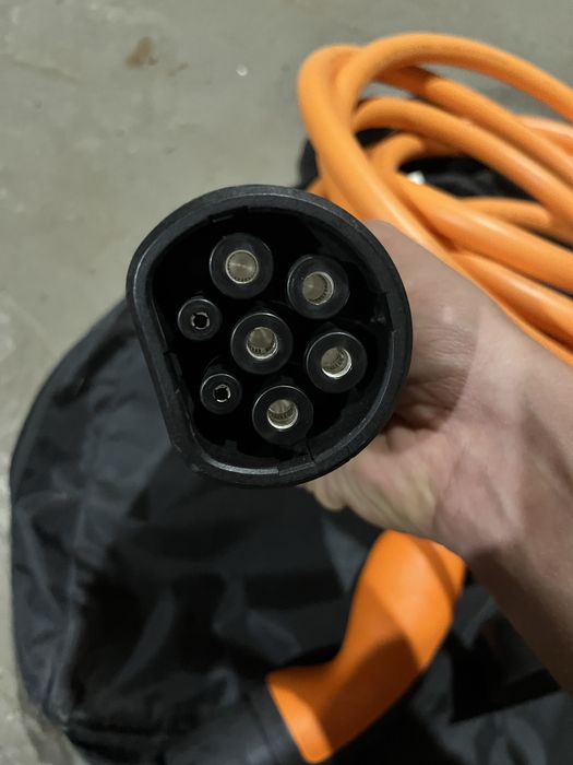 Зарядний пристрій Hyundai