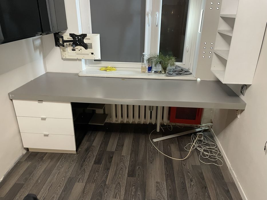 Uwaga!!!Biurko z szufladą blum