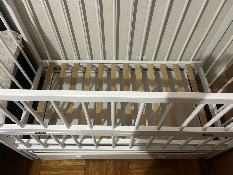 Дитяче ліжечко з маятниковим механізмом+матрасик з наматрасником