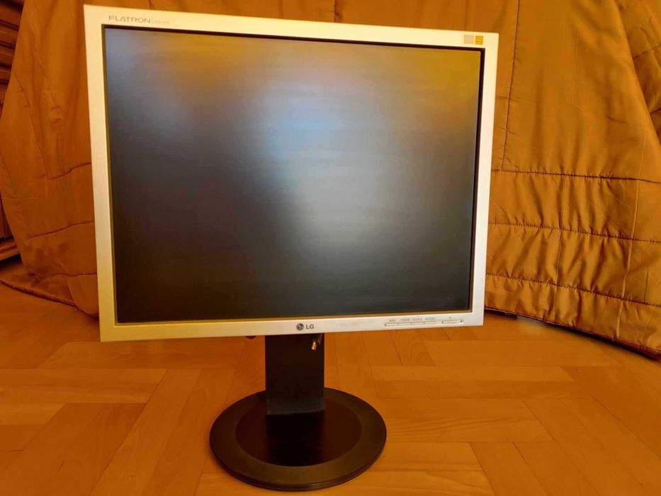 Monitor LG Flatron L2000CE - obrotowy pivot, vga, dvi, używany sprawny