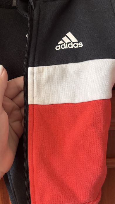 Продам флісовий костюм на блискавці adidas