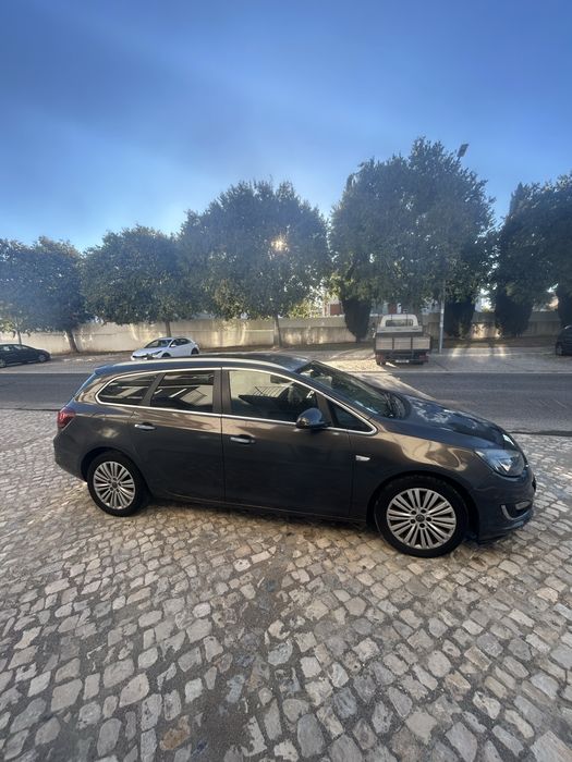 opel astra sports tourer — photo 3