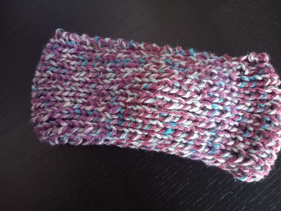 Fita para o cabelo, em tricô