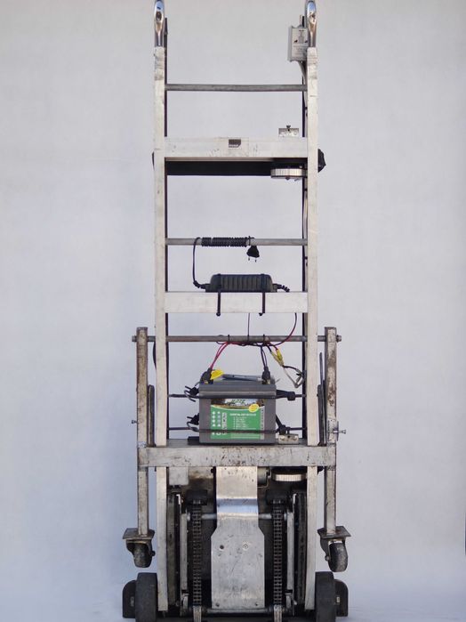 545 kg Escalera schodołaz towarowy elektryczny
