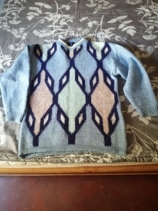 Продам свитер-джемпер