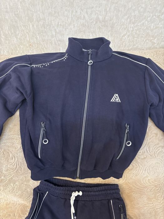 Продам дитячий спортивний костюм