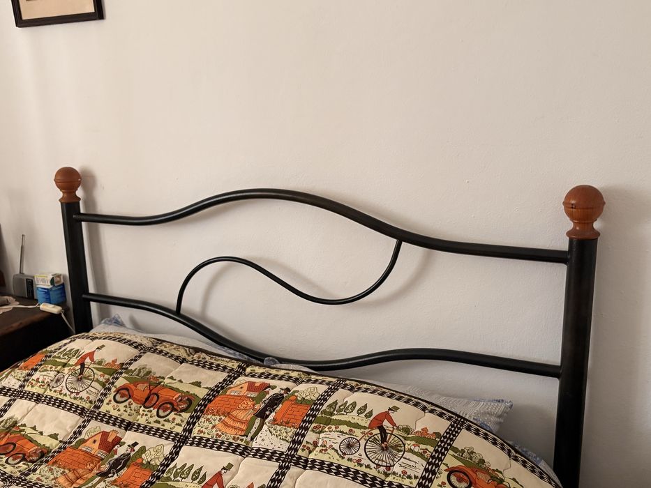 Cama ferro em bom estado