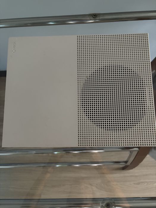 Xbox One S - 1TB em optimo estado