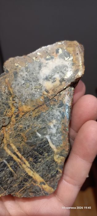 Minerały brekcja dolomit,kwarc,piryt, arsenopiryt